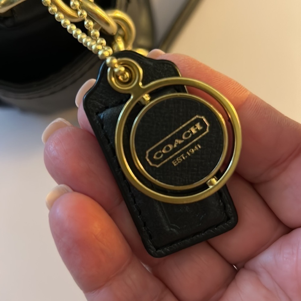 Coach Aby leather crossbody camera bag. - Picture 5 of 10
